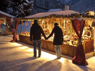 Offer Christmas markets in Aosta