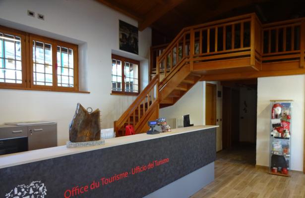 hotellaiglon.abc-vacanze en offer-walking-eating-among-farmhouses-and-refuges-in-val-d-ayas 037